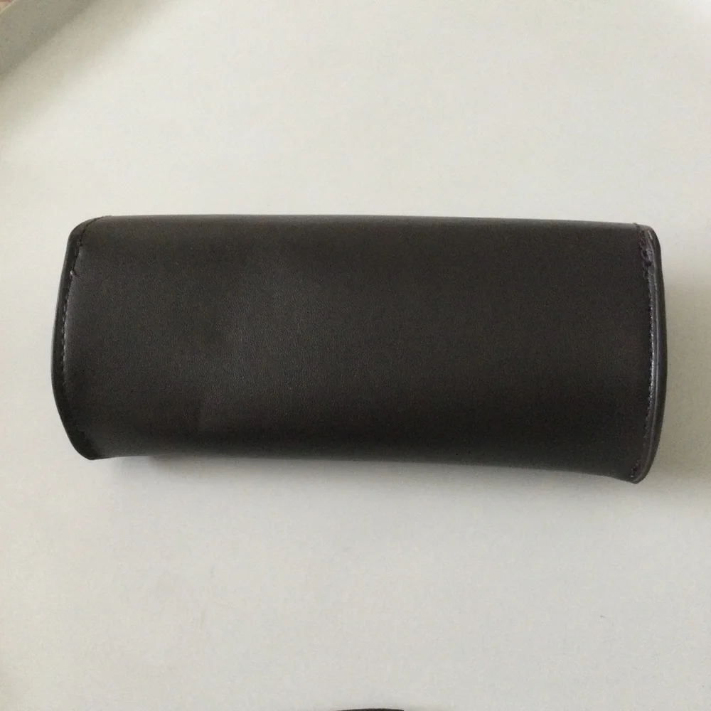 OLIVER PEOPLES SUNGLASSES CASE BROWN FELT LINED MAGNETIC CLOSE WITH POUCH